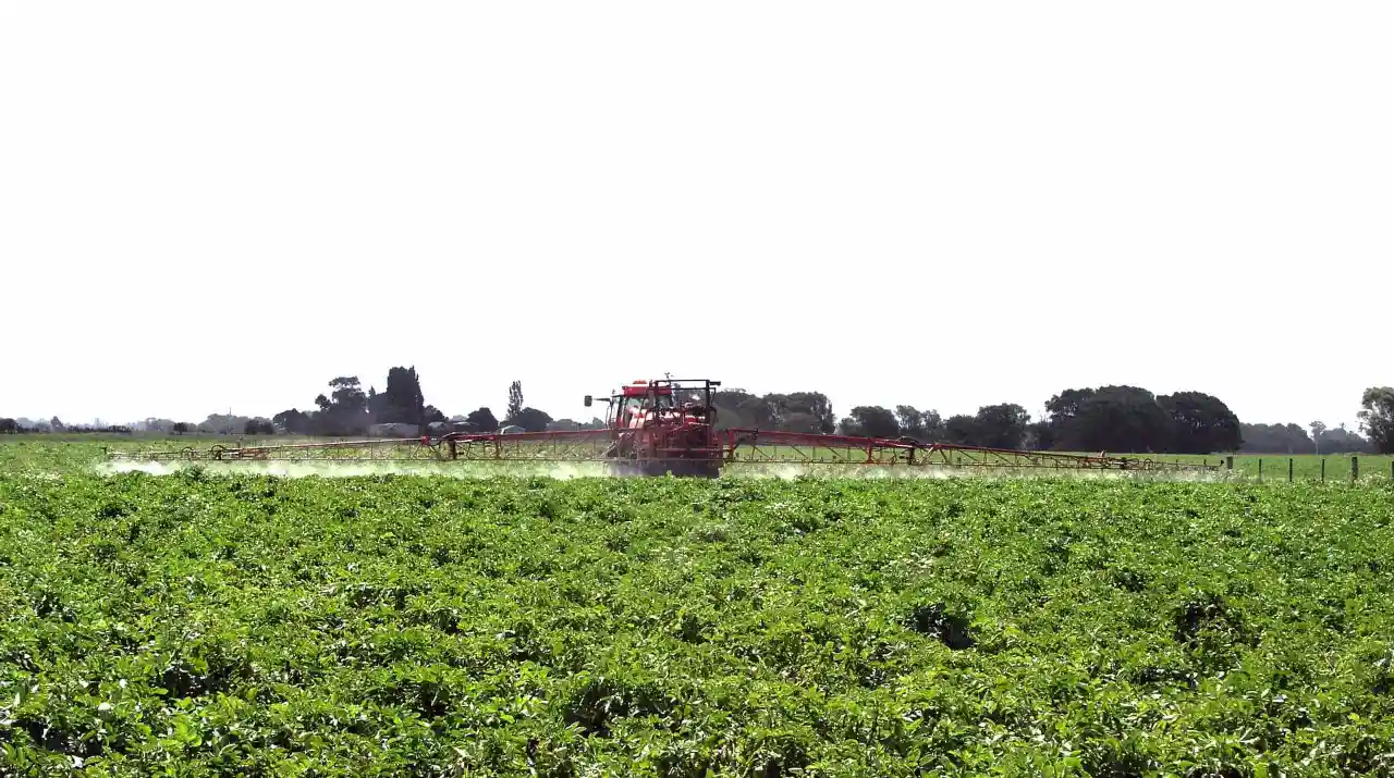 Pesticides : L’étroite marge de manœuvre d’Agnès Pannier-Runacher